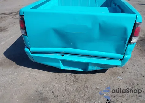 2000 Chevrolet S-10 Ls from USA, damaged, VIN 1GCCS1443YK121566